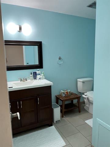 Builiding view six for 29077 Tiffany W, Southfield, MI. 48034