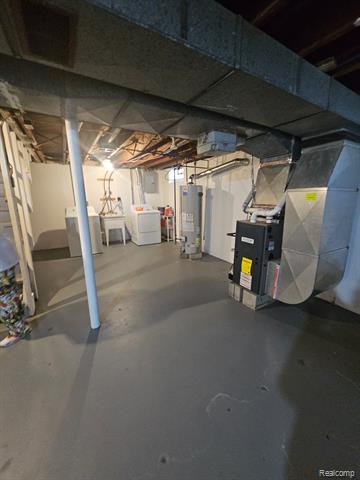 Builiding view eleven for 20609 Westhampton, Southfield, MI. 48075