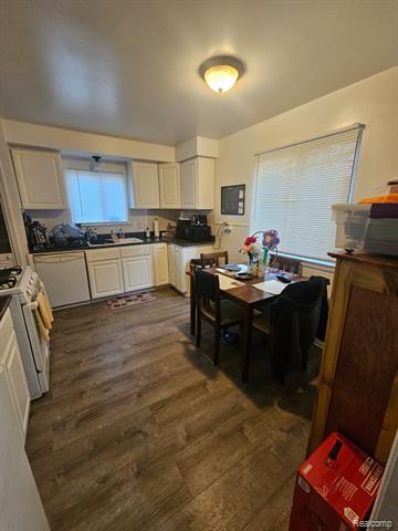 Builiding view four for 20609 Westhampton, Southfield, MI. 48075