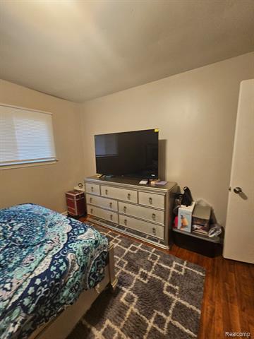 Builiding view six for 20609 Westhampton, Southfield, MI. 48075