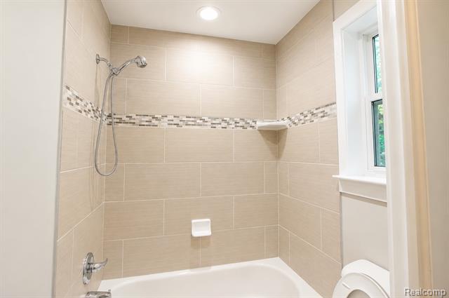 Builiding view twelve for 1761 E George, Hazel Park, MI. 48030