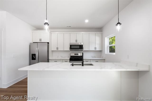 Builiding view five for 1404 E George, Hazel Park, MI. 48030