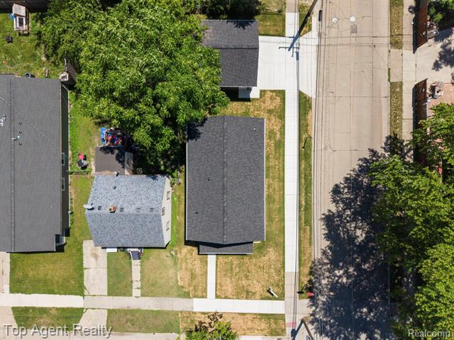 Builiding view forty one for 1404 E George, Hazel Park, MI. 48030