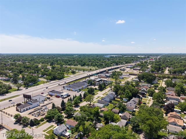 Builiding view forty three for 1404 E George, Hazel Park, MI. 48030
