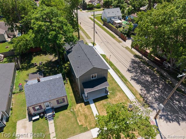 Builiding view forty for 1404 E George, Hazel Park, MI. 48030