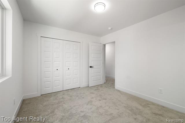 Builiding view twenty five for 1404 E George, Hazel Park, MI. 48030