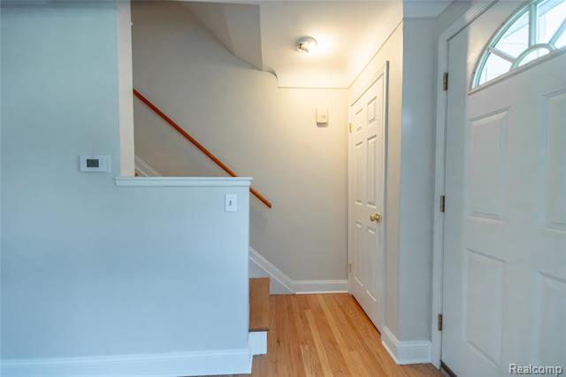 Builiding view nine for 502 W Houstonia, Royal Oak, MI. 48073