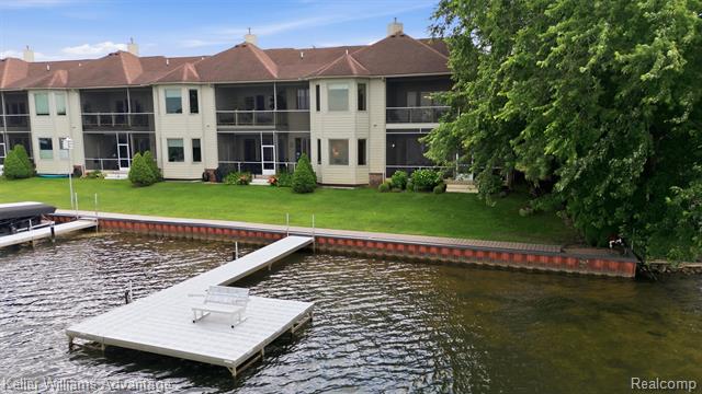 Builiding view sixty for 9548 Elizabeth Lake, White Lake, MI. 48386