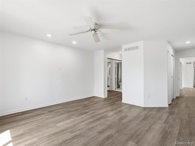 Builiding view eleven for 7058 Elmhurst, West Bloomfield, MI. 48322