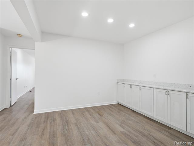Builiding view seven for 7058 Elmhurst, West Bloomfield, MI. 48322