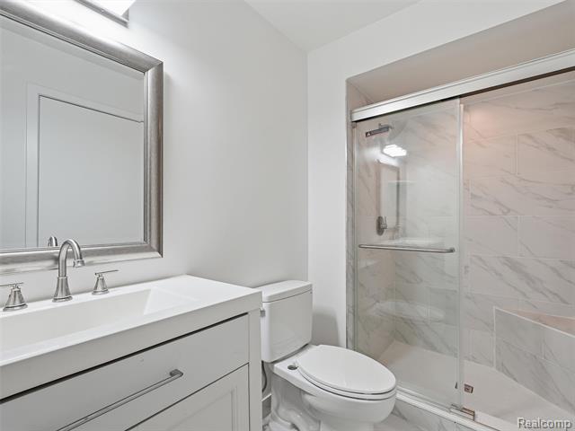 Builiding view thirteen for 7058 Elmhurst, West Bloomfield, MI. 48322