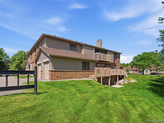Builiding view twenty three for 7058 Elmhurst, West Bloomfield, MI. 48322