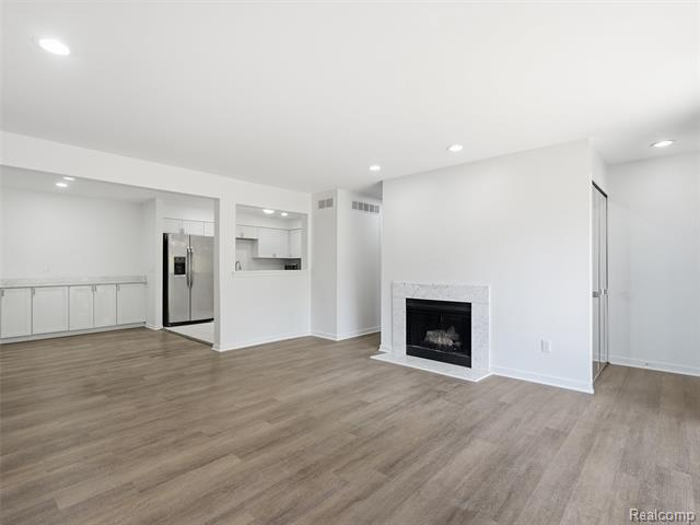 Builiding view two for 7058 Elmhurst, West Bloomfield, MI. 48322