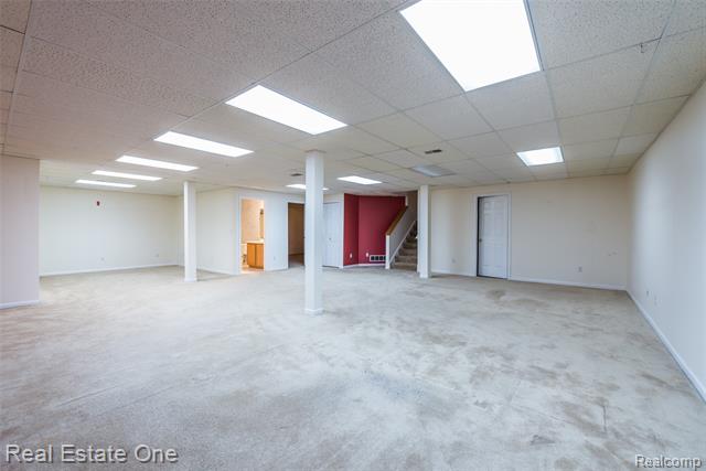 Builiding view eighteen for 61019 Evergreen, South Lyon, MI. 48178