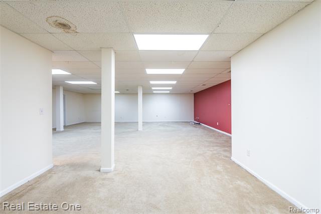 Builiding view nineteen for 61019 Evergreen, South Lyon, MI. 48178