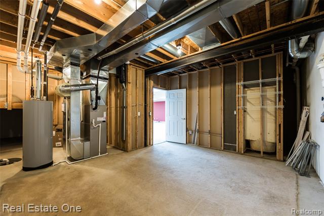 Builiding view twenty four for 61019 Evergreen, South Lyon, MI. 48178