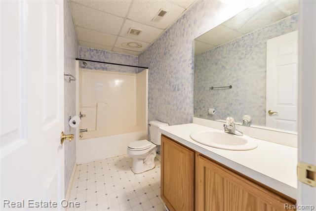 Builiding view twenty one for 61019 Evergreen, South Lyon, MI. 48178