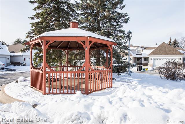 Builiding view twenty two for 61019 Evergreen, South Lyon, MI. 48178