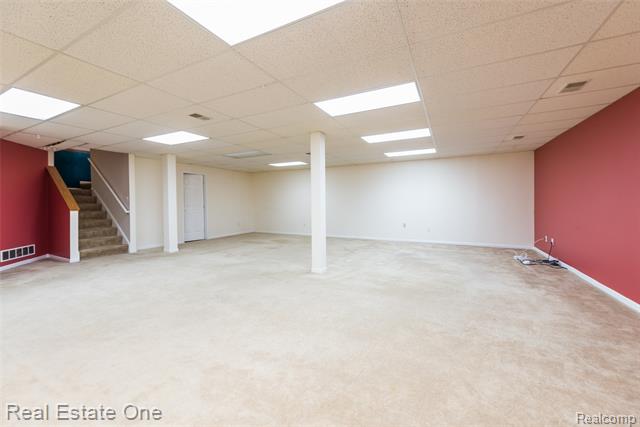 Builiding view twenty for 61019 Evergreen, South Lyon, MI. 48178