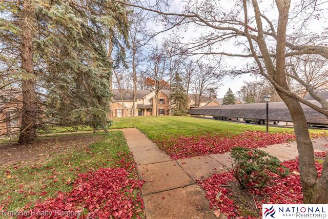 Builiding view eight for 29705 Pine Ridge, Farmington, MI. 48331