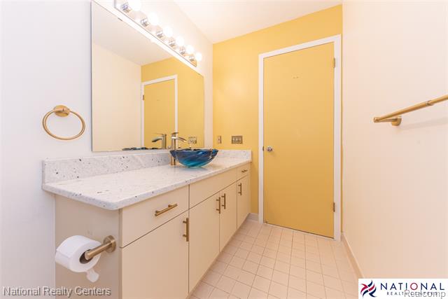 Builiding view fourteen for 29705 Pine Ridge, Farmington, MI. 48331