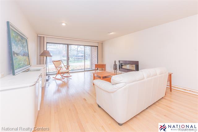 Builiding view six for 29705 Pine Ridge, Farmington, MI. 48331