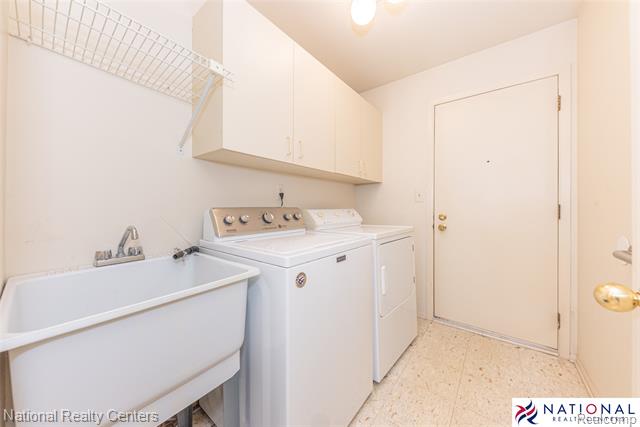 Builiding view twenty three for 29705 Pine Ridge, Farmington, MI. 48331