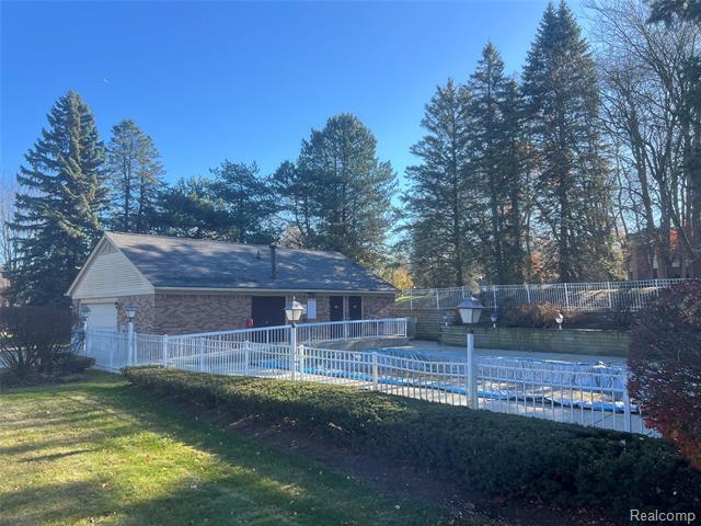 Builiding view nineteen for 29726 Pine Ridge, Farmington, MI. 48331