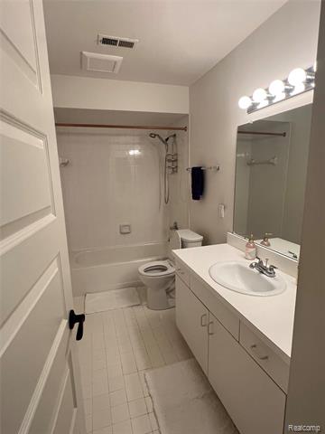 Builiding view sixteen for 29726 Pine Ridge, Farmington, MI. 48331