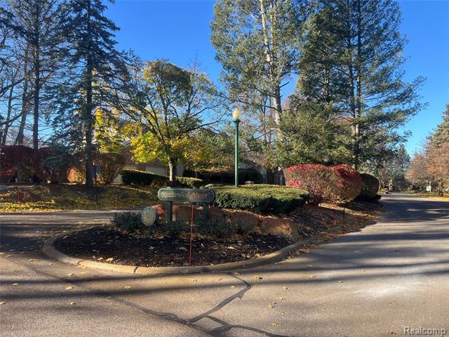 Builiding view twenty one for 29726 Pine Ridge, Farmington, MI. 48331