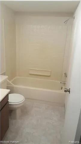 Builiding view eight for 23314 N Dixboro, South Lyon, MI. 48178