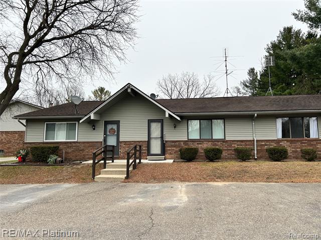 Builiding view eighteen for 23314 N Dixboro, South Lyon, MI. 48178