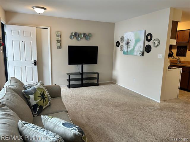 Builiding view twelve for 23314 N Dixboro, South Lyon, MI. 48178