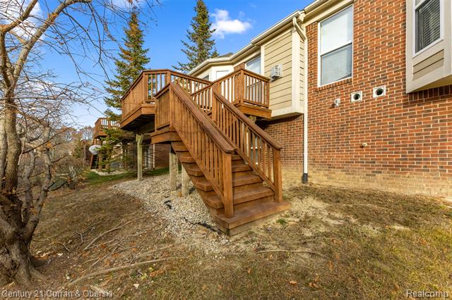 Builiding view thirty two for 30231 Viewcrest, Novi, MI. 48377