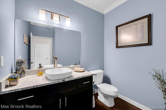 Builiding view eight for 1126 Queensboro, Rochester, MI. 48307