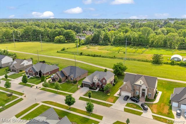 Builiding view fifty five for 1126 Queensboro, Rochester, MI. 48307