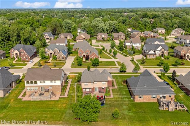 Builiding view fifty seven for 1126 Queensboro, Rochester, MI. 48307