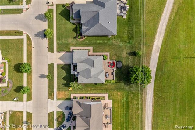 Builiding view sixty two for 1126 Queensboro, Rochester, MI. 48307