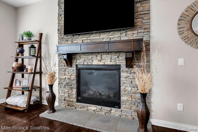 Builiding view twelve for 1126 Queensboro, Rochester, MI. 48307