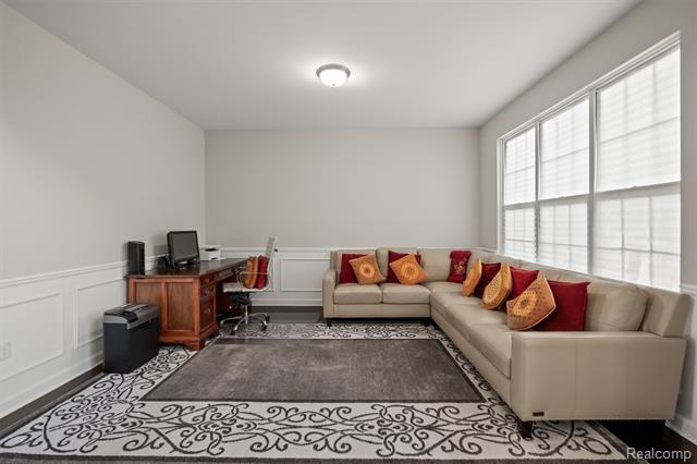 Builiding view eight for 4882 E Stonegate, Lake Orion, MI. 48359