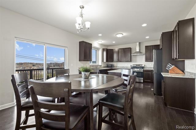 Builiding view fifteen for 4882 E Stonegate, Lake Orion, MI. 48359