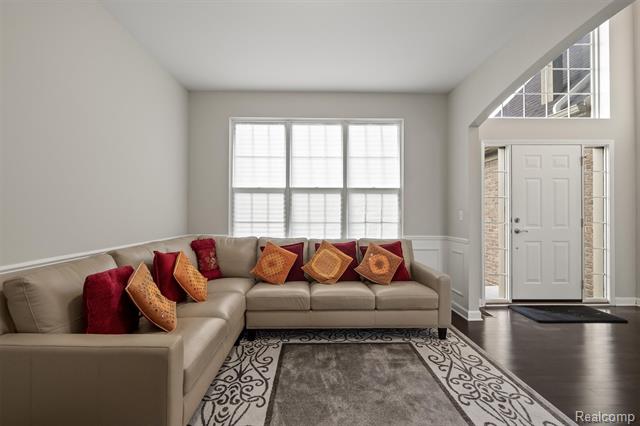 Builiding view seven for 4882 E Stonegate, Lake Orion, MI. 48359