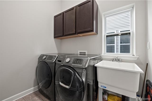 Builiding view thirty six for 4882 E Stonegate, Lake Orion, MI. 48359