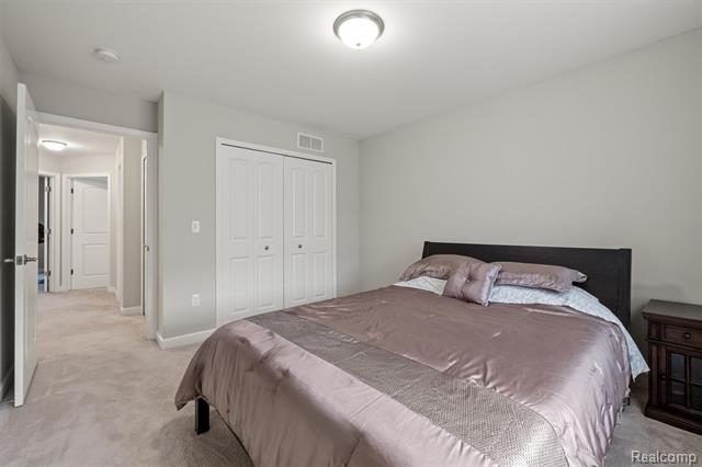 Builiding view thirty three for 4882 E Stonegate, Lake Orion, MI. 48359