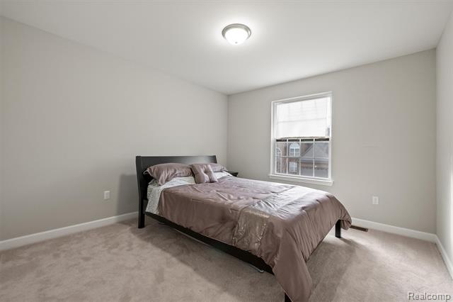 Builiding view thirty two for 4882 E Stonegate, Lake Orion, MI. 48359