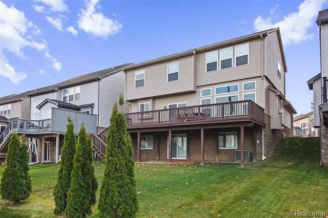 Builiding view three for 4882 E Stonegate, Lake Orion, MI. 48359