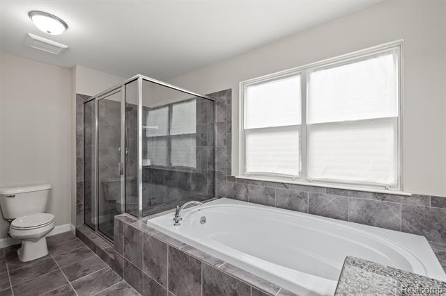 Builiding view twenty eight for 4882 E Stonegate, Lake Orion, MI. 48359