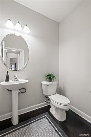 Builiding view twenty one for 4882 E Stonegate, Lake Orion, MI. 48359