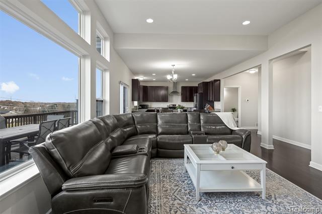 Builiding view twenty for 4882 E Stonegate, Lake Orion, MI. 48359