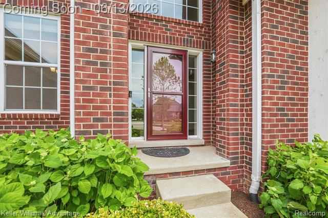 Builiding view eight for 23740 Stoneleigh, South Lyon, MI. 48178